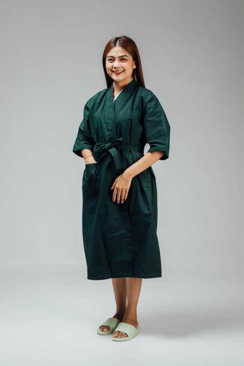 ชุดปฏิบัติงานเจ้าหน้าที่ตามแบบ (ผ้า Cotton tolay 340)